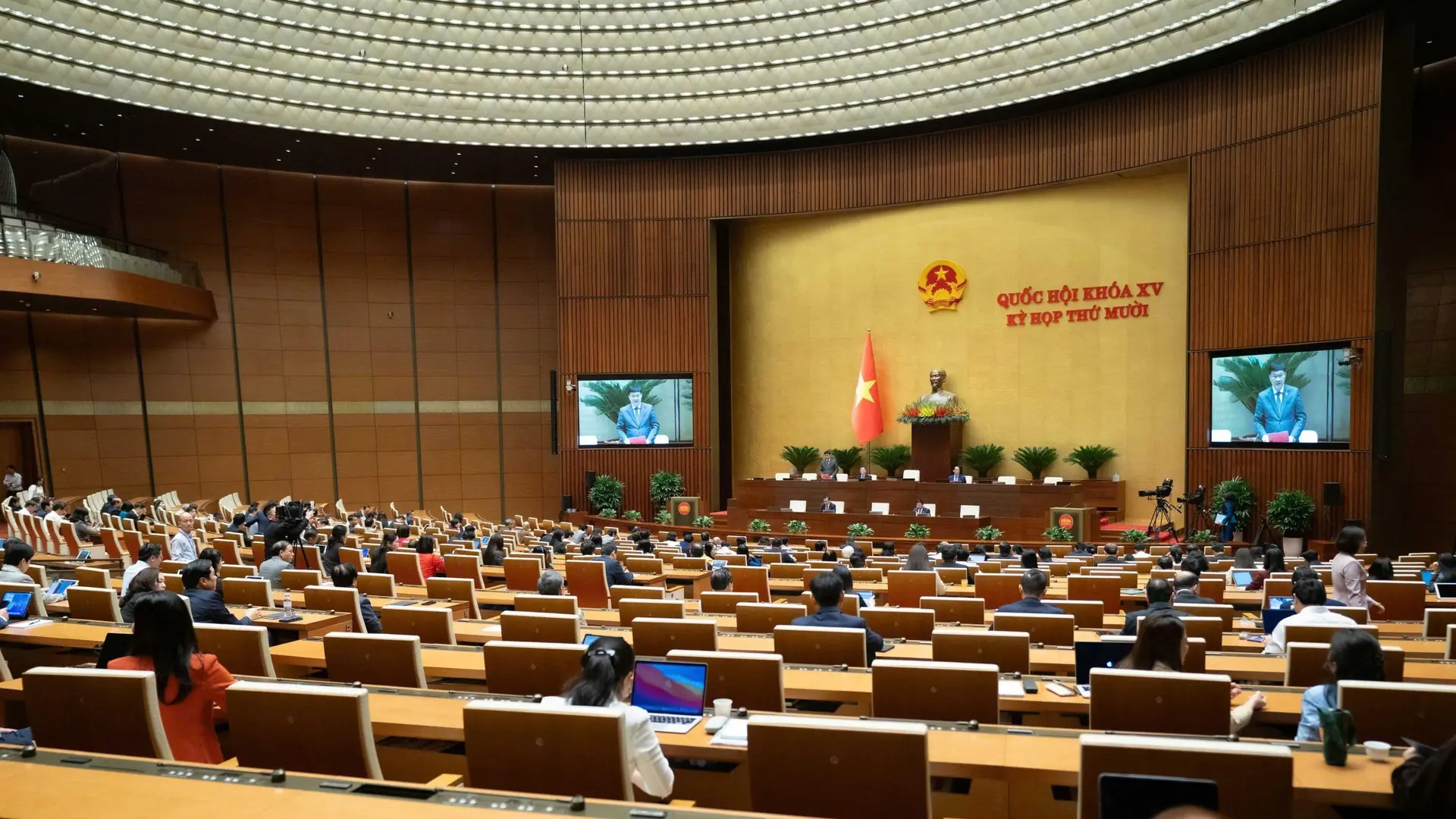 Quốc hội thảo luận nhiều nội dung trong tuần làm việc thứ 7